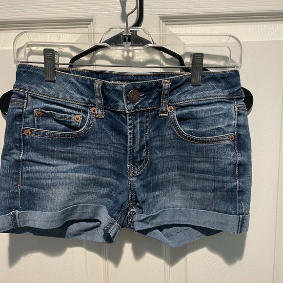 American Eagle Regular Shorts, size 4 - Picture 1 of 4